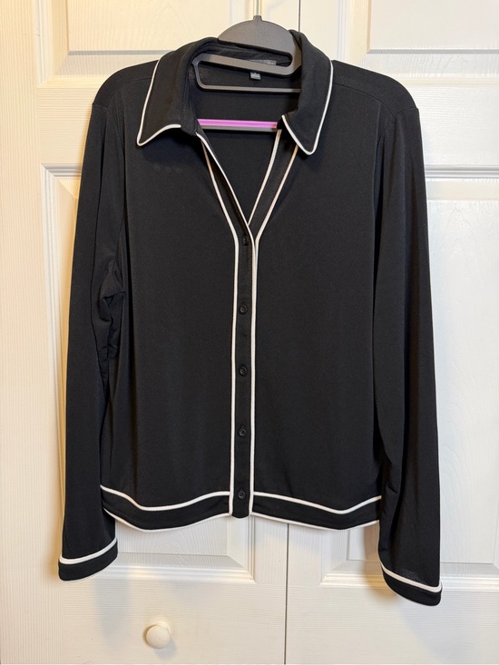 Adrianna Papell Tops - Adrianna Papell Black White Trim Button Front Blouse Size Large